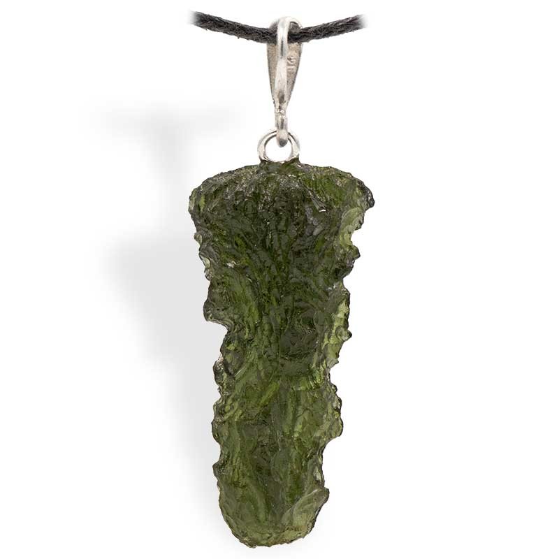 La Moldavite est par excellence la pierre d’ouverture du cœur, et de façon plus large, d’ouverture à la vie.