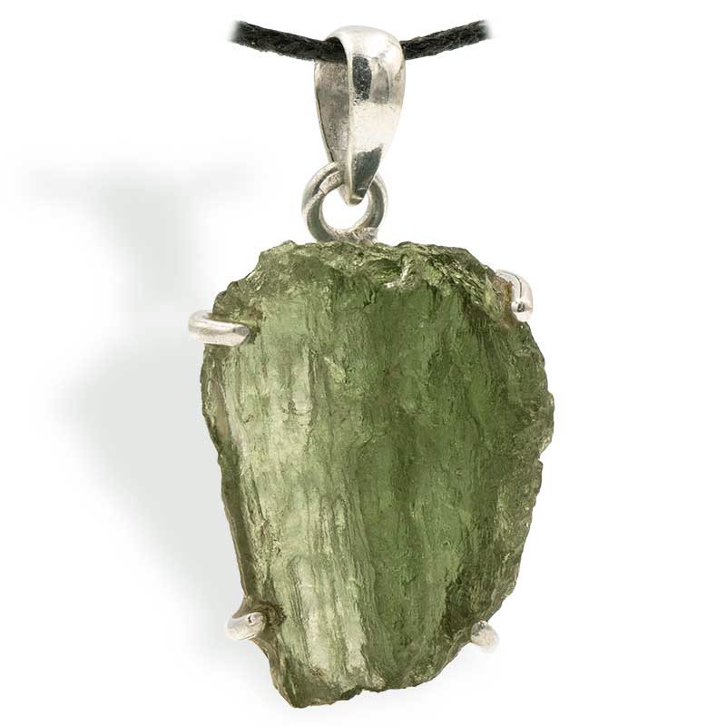 La Moldavite est par excellence la pierre d’ouverture du cœur, en pendentif argent