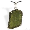 La Moldavite correspond au 4e chakra, le chakra du cœur. Pendentif en argent.