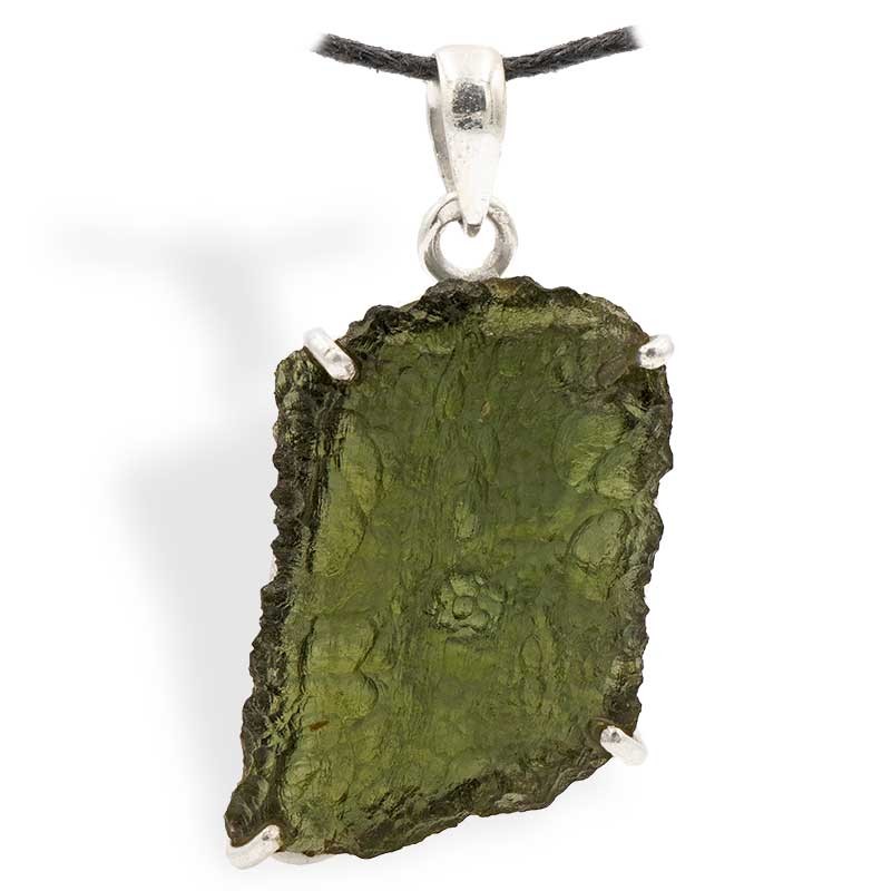 La Moldavite correspond au 4e chakra, le chakra du cœur. Pendentif en argent.