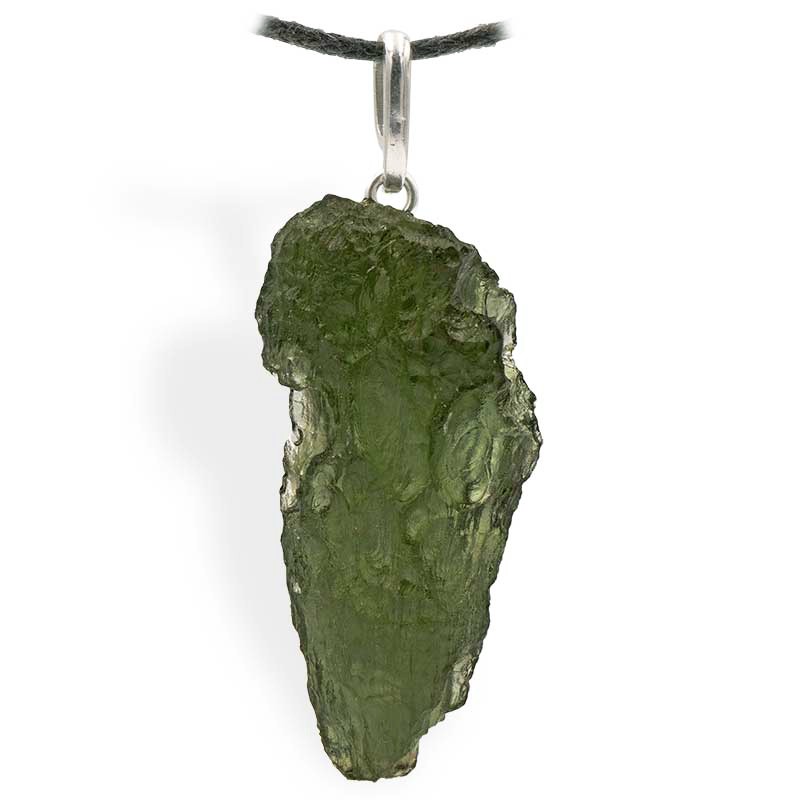 La Moldavite est par excellence la pierre d’ouverture du cœur, et de façon plus large, d’ouverture à la vie.