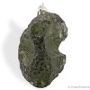 Moldavite peut être portée au niveau du chakra correspondant, le chakra du cœur,