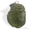 Le port en pendentif est très adapté à la Moldavite correspondant au chakra du cœur,